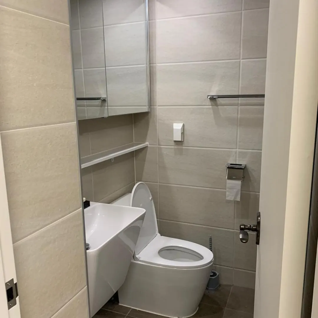 Teheran-Ro Balcony View Apartment Private House Basic For 2 People City Airport 7 Minutes Recently Renewed Seoul